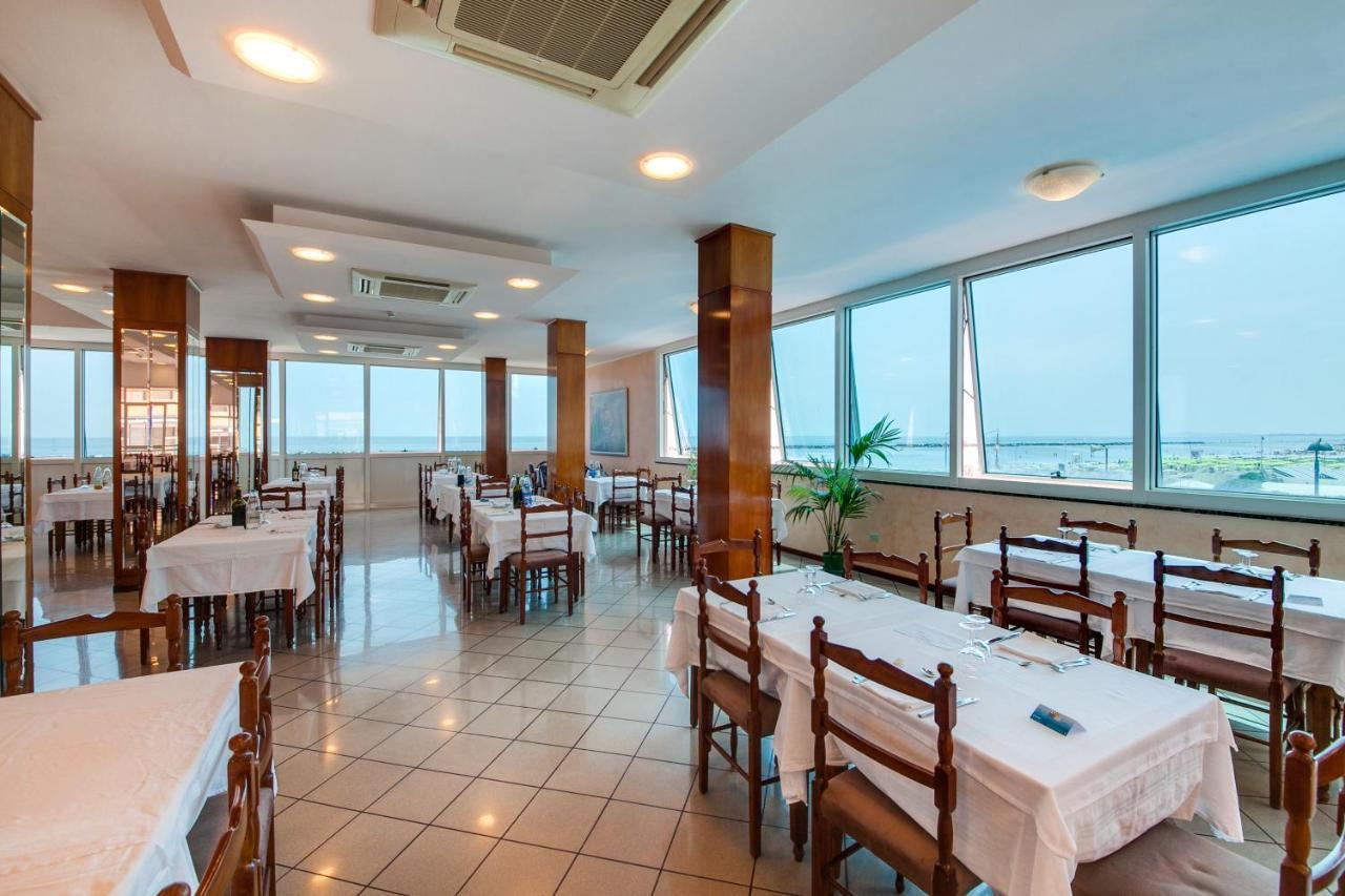 Hotel Majestic Bellaria-Igea Marina Esterno foto
