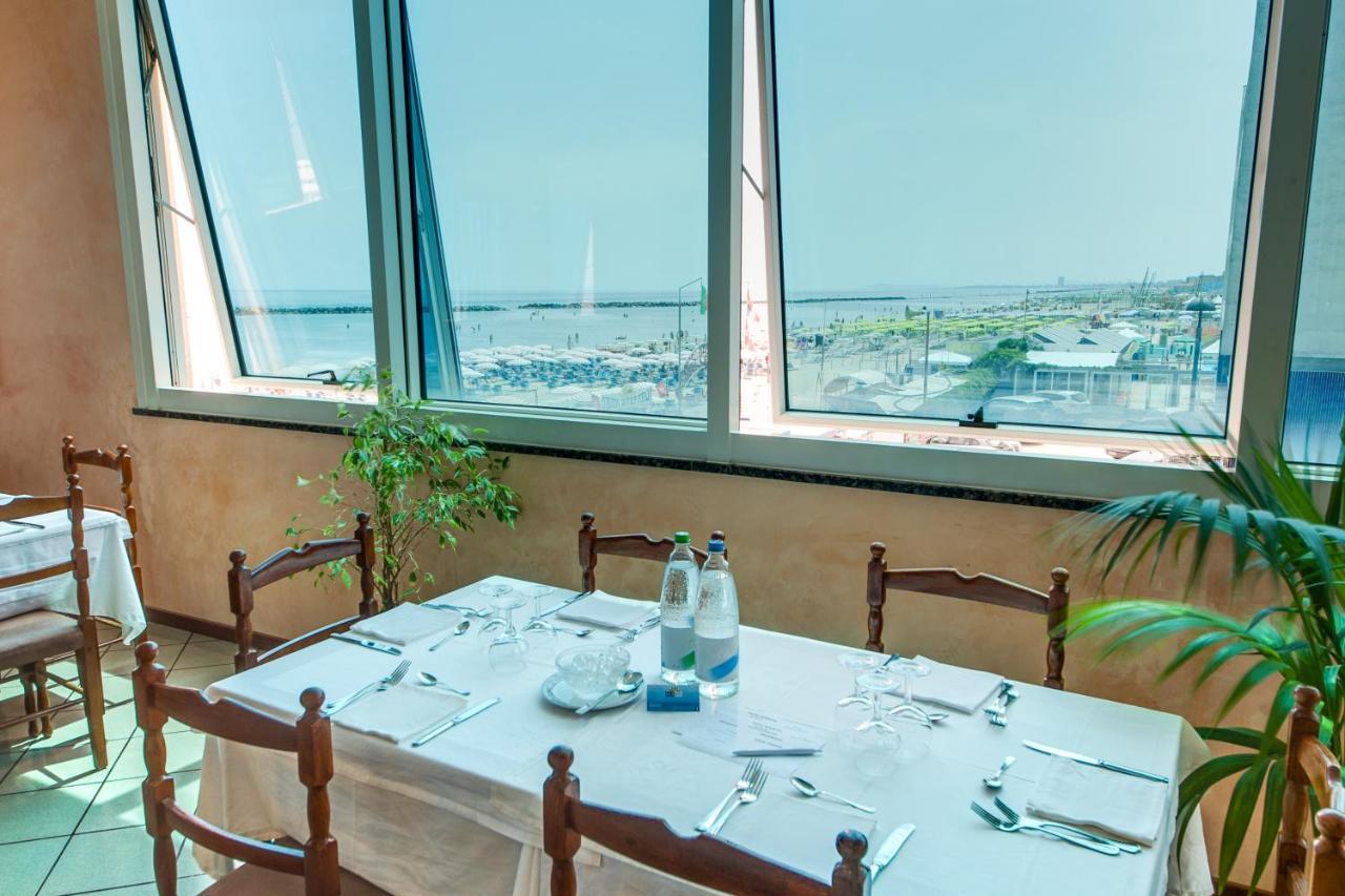 Hotel Majestic Bellaria-Igea Marina Esterno foto