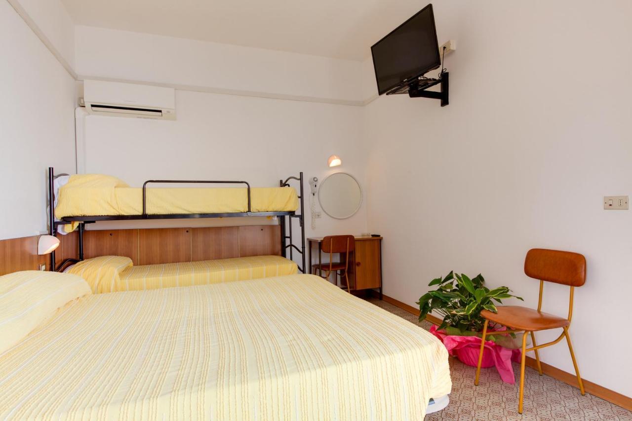 Hotel Majestic Bellaria-Igea Marina Esterno foto