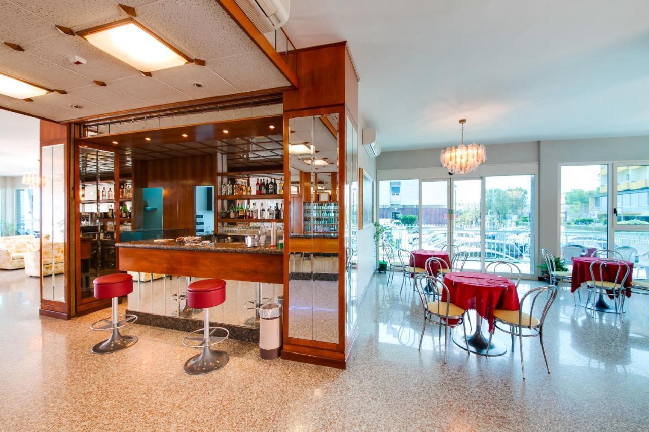 Hotel Majestic Bellaria-Igea Marina Esterno foto