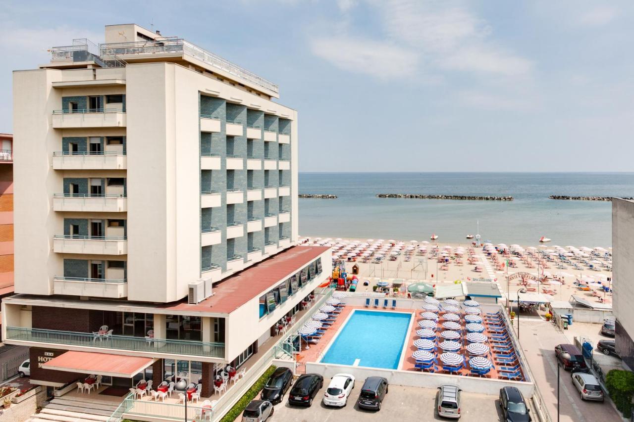 Hotel Majestic Bellaria-Igea Marina Esterno foto