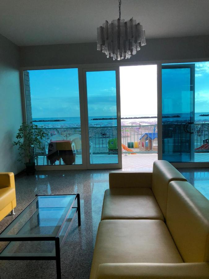 Hotel Majestic Bellaria-Igea Marina Esterno foto