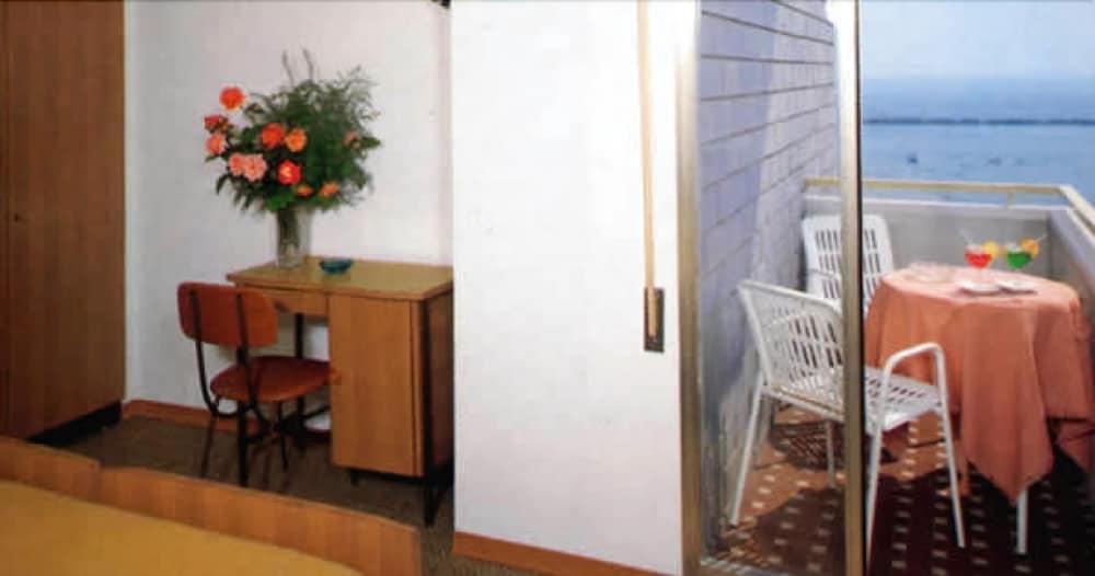 Hotel Majestic Bellaria-Igea Marina Esterno foto