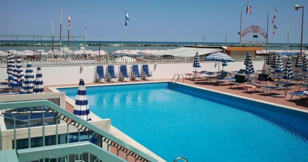 Hotel Majestic Bellaria-Igea Marina Esterno foto