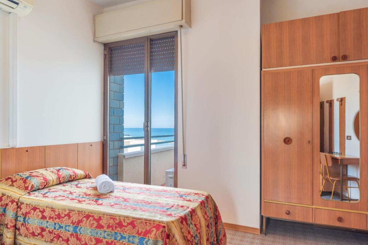 Hotel Majestic Bellaria-Igea Marina Esterno foto