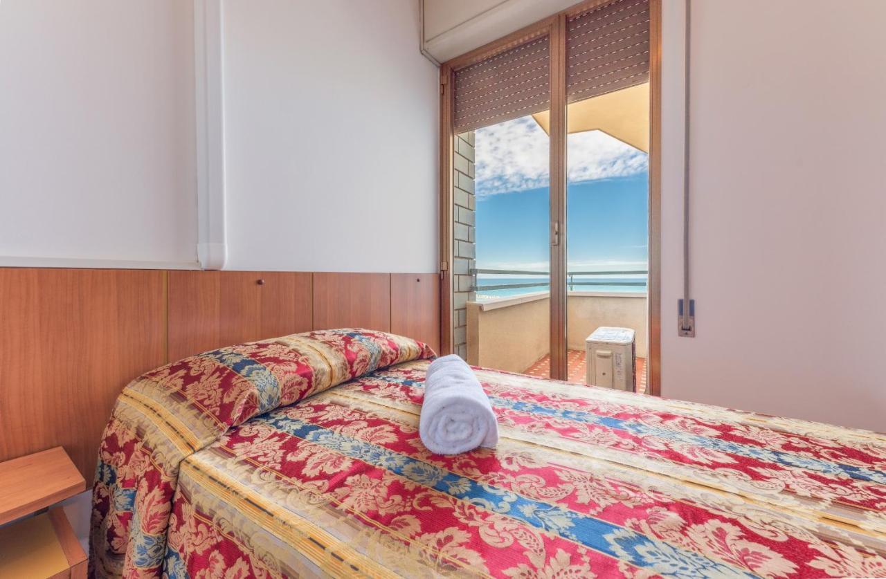 Hotel Majestic Bellaria-Igea Marina Esterno foto