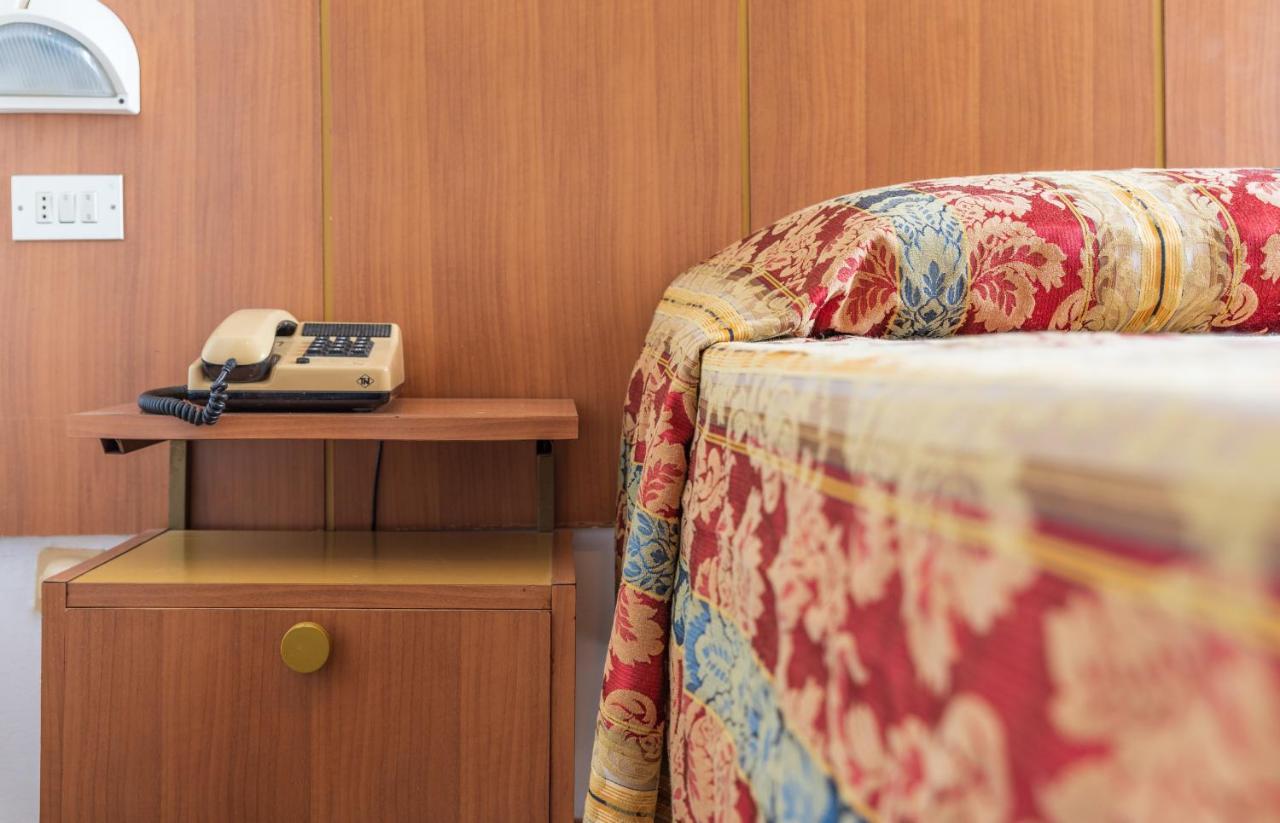 Hotel Majestic Bellaria-Igea Marina Esterno foto