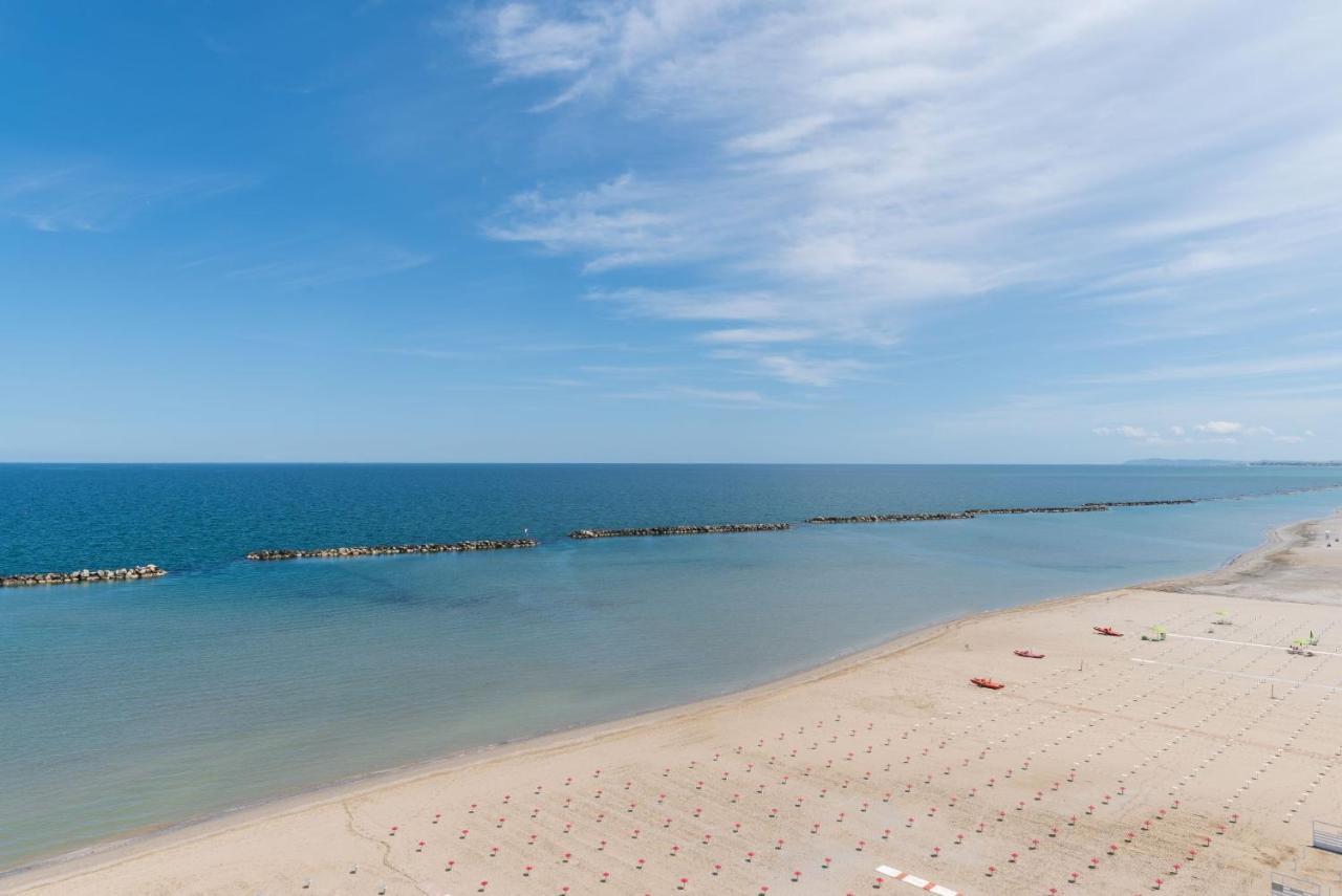 Hotel Majestic Bellaria-Igea Marina Esterno foto