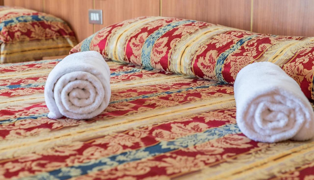 Hotel Majestic Bellaria-Igea Marina Esterno foto