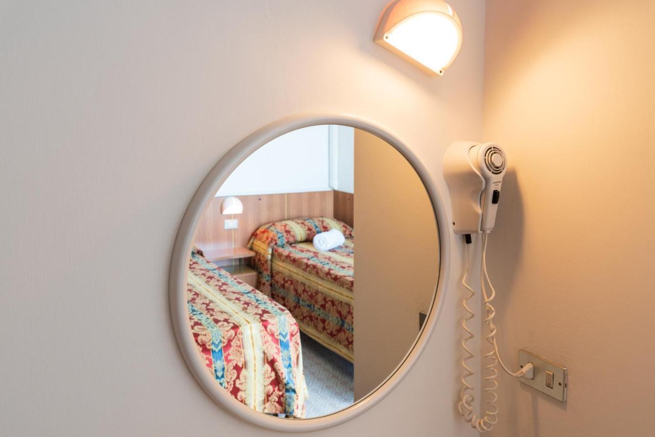Hotel Majestic Bellaria-Igea Marina Esterno foto