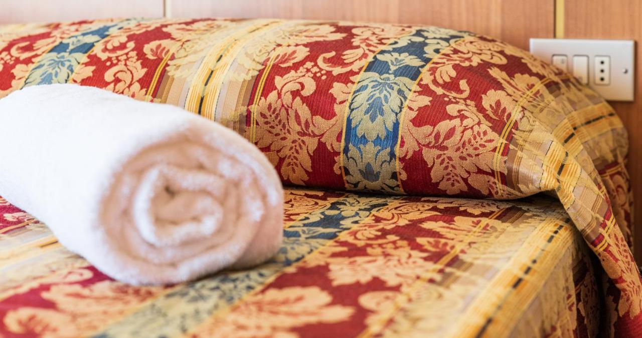 Hotel Majestic Bellaria-Igea Marina Esterno foto