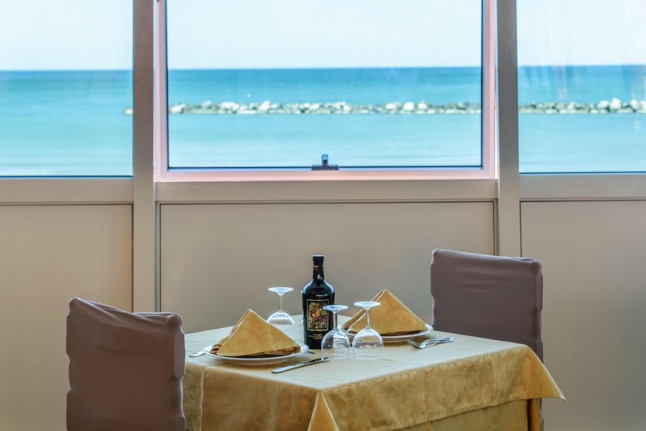 Hotel Majestic Bellaria-Igea Marina Esterno foto