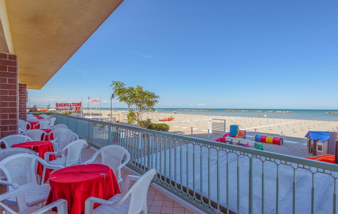 Hotel Majestic Bellaria-Igea Marina Esterno foto