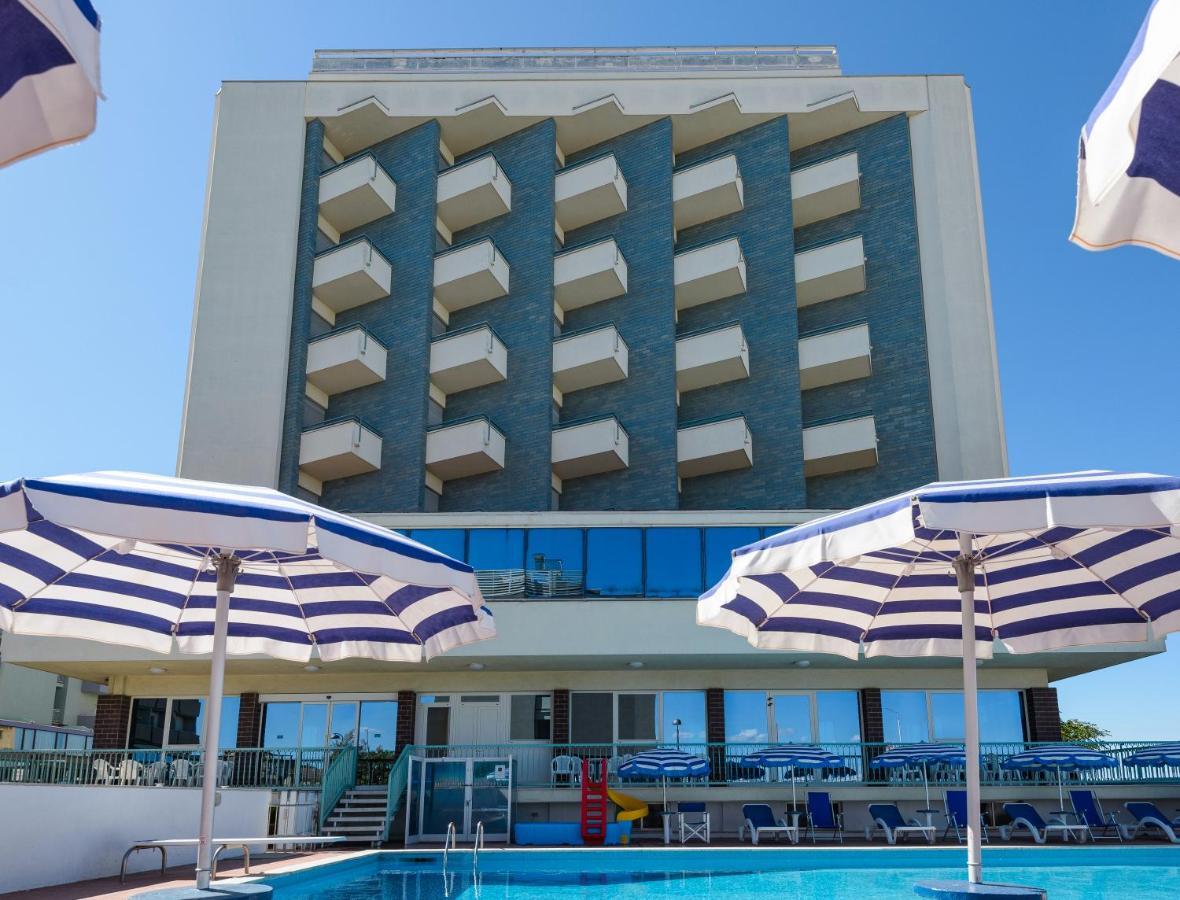 Hotel Majestic Bellaria-Igea Marina Esterno foto