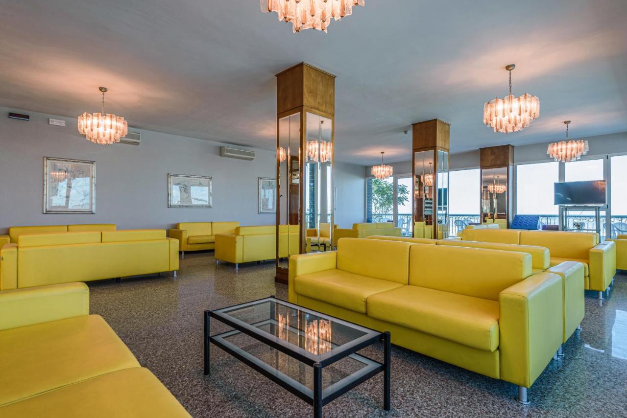 Hotel Majestic Bellaria-Igea Marina Esterno foto